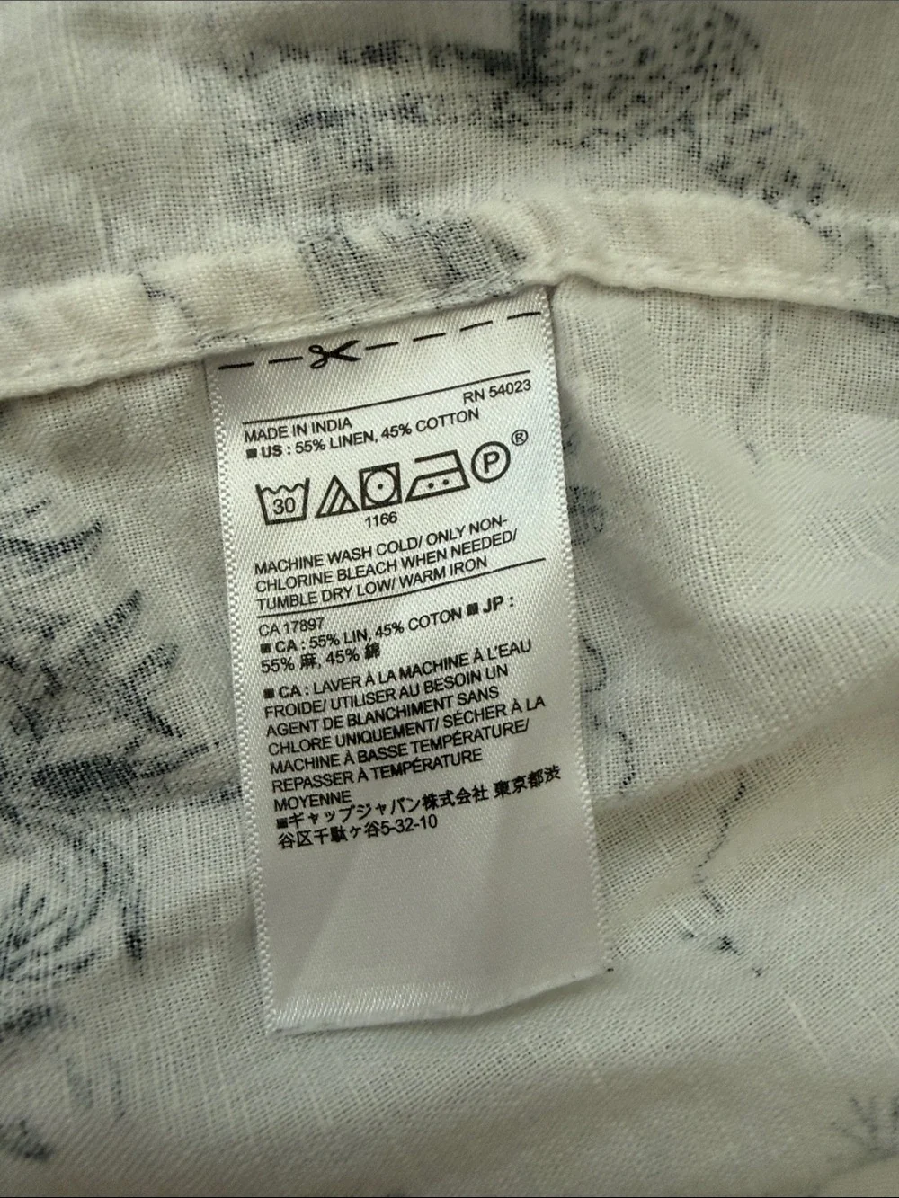 Banana Republic White Short Sleeve Button-Down Shirt with Black Safari Sketch